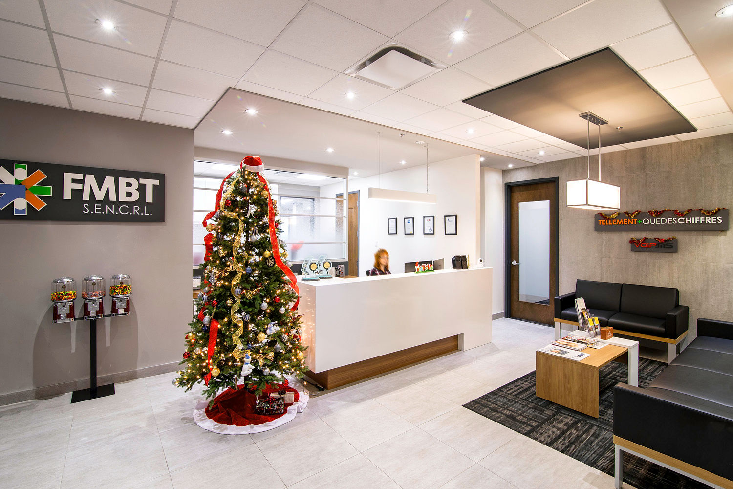 Aménagement intérieur des bureaux commerciaux FMBT à Montréal