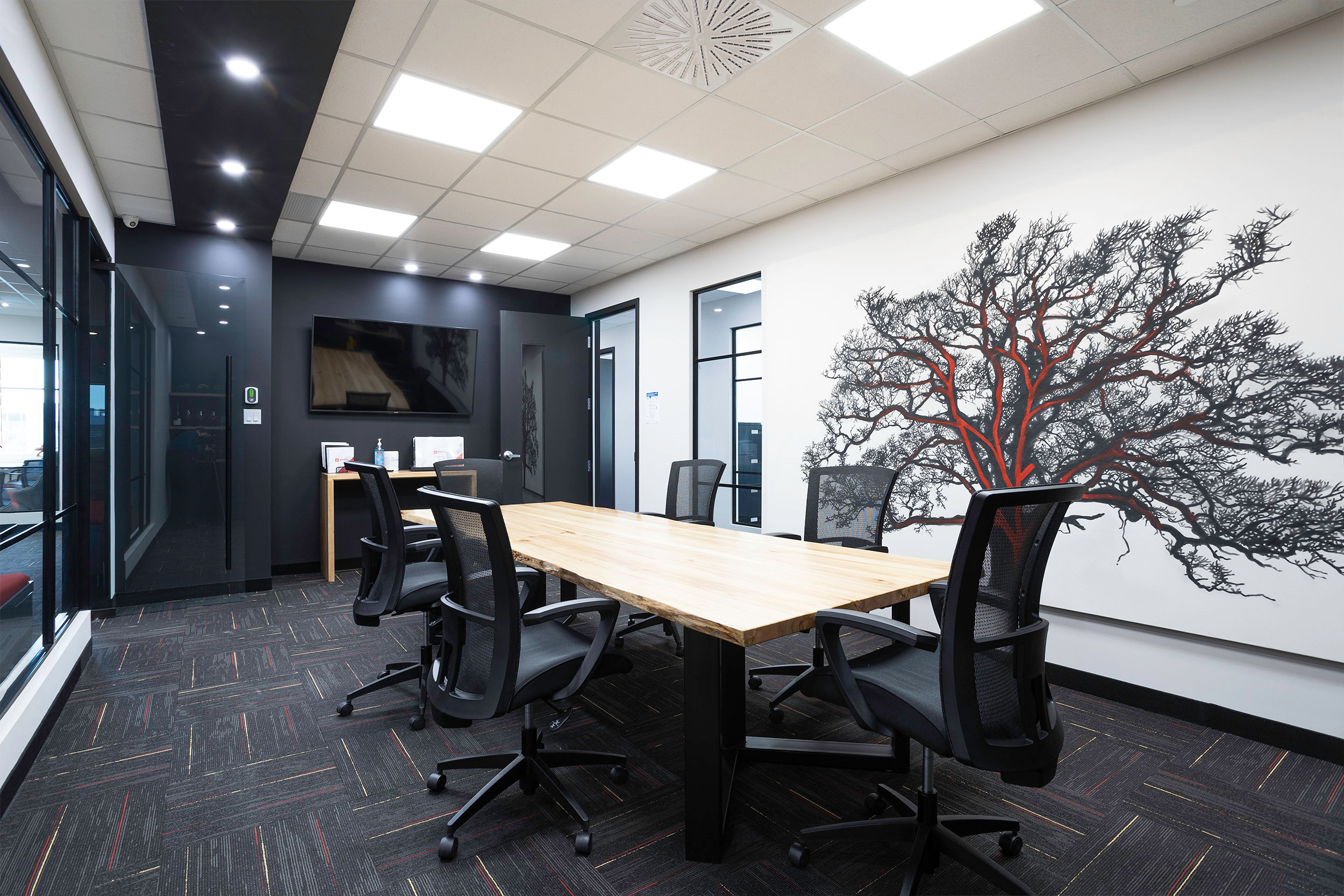 Aménagement intérieur des bureaux commerciaux Huotco à Laval
