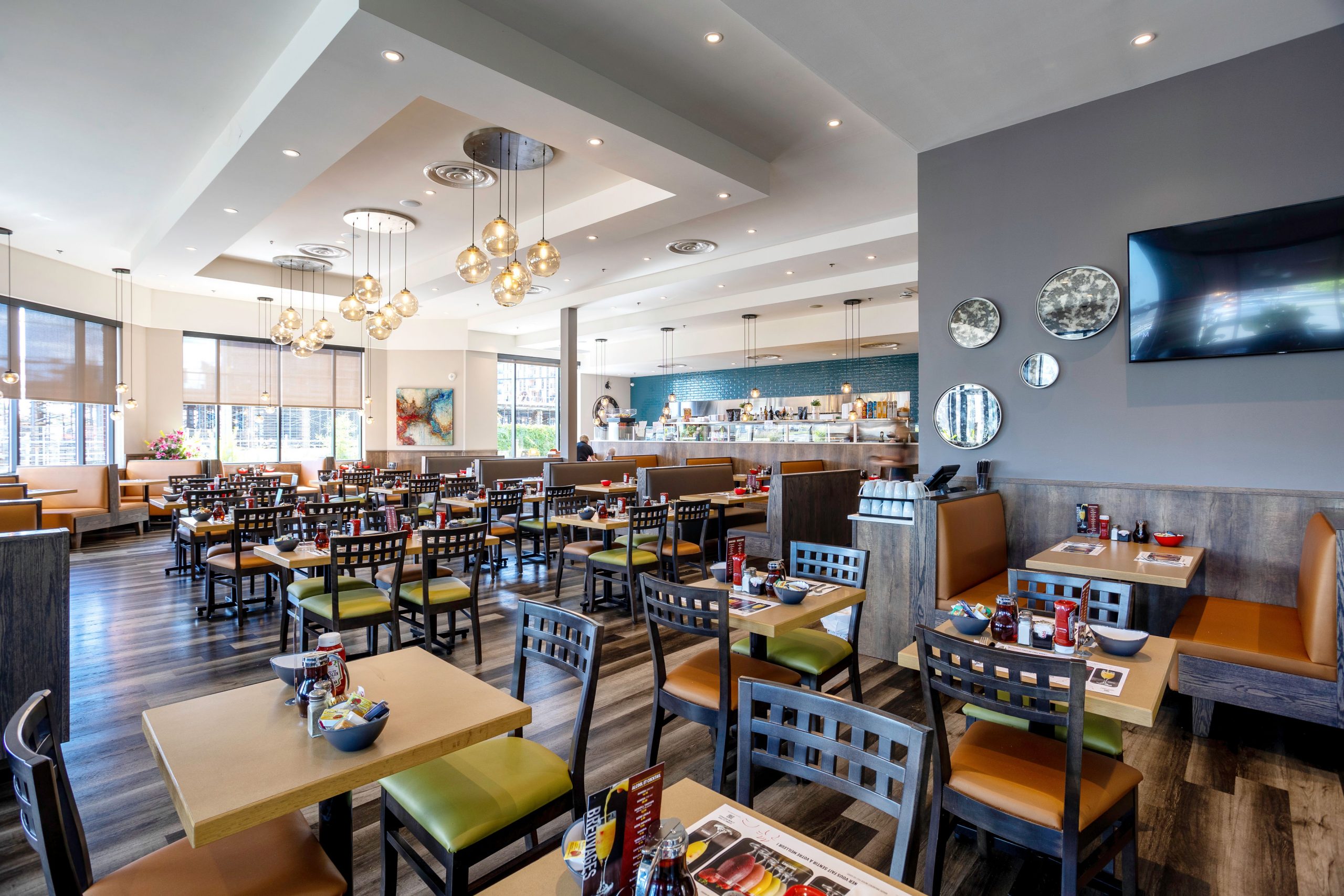 Aménagement intérieur du restaurant Petinos à LaSalle